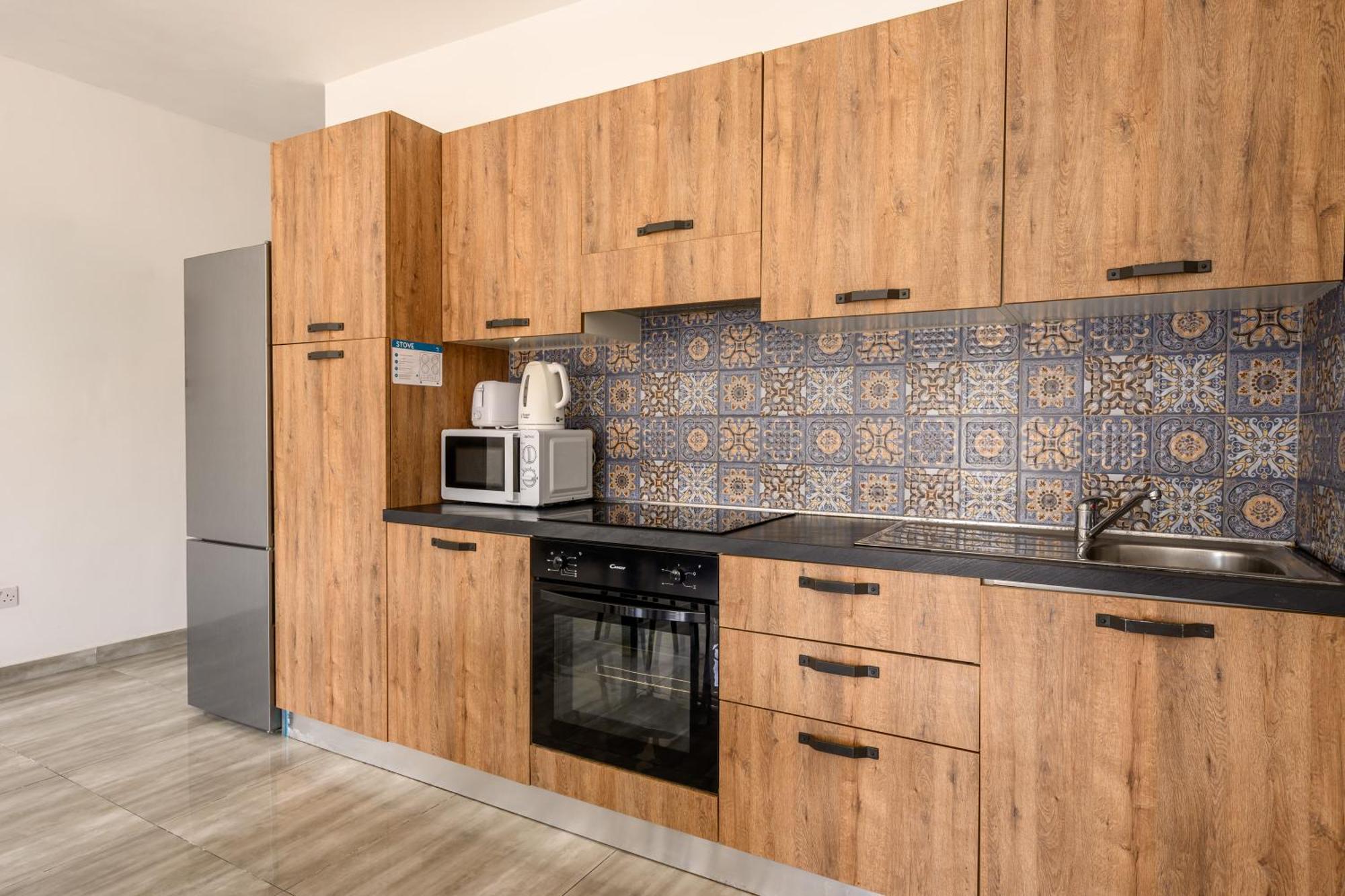 F11 Room 2, Private Room Two Single Beds Shared Bathroom In Shared Flat Msida Exterior foto