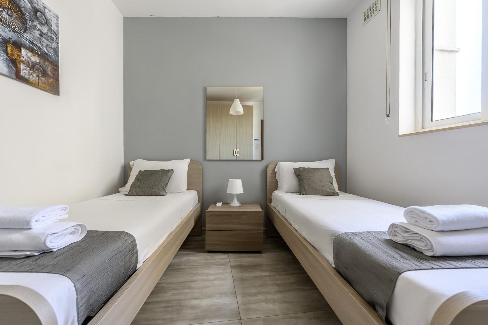 F11 Room 2, Private Room Two Single Beds Shared Bathroom In Shared Flat Msida Exterior foto