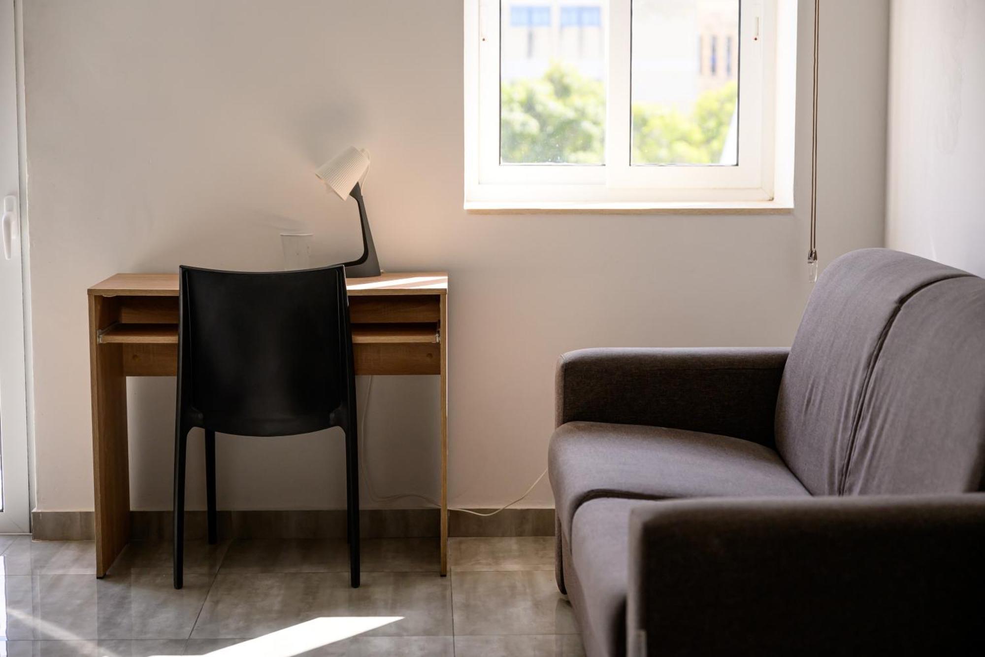 F11 Room 2, Private Room Two Single Beds Shared Bathroom In Shared Flat Msida Exterior foto